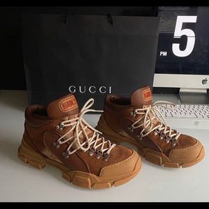 GUCCI FLASHTREK SNEAKERS